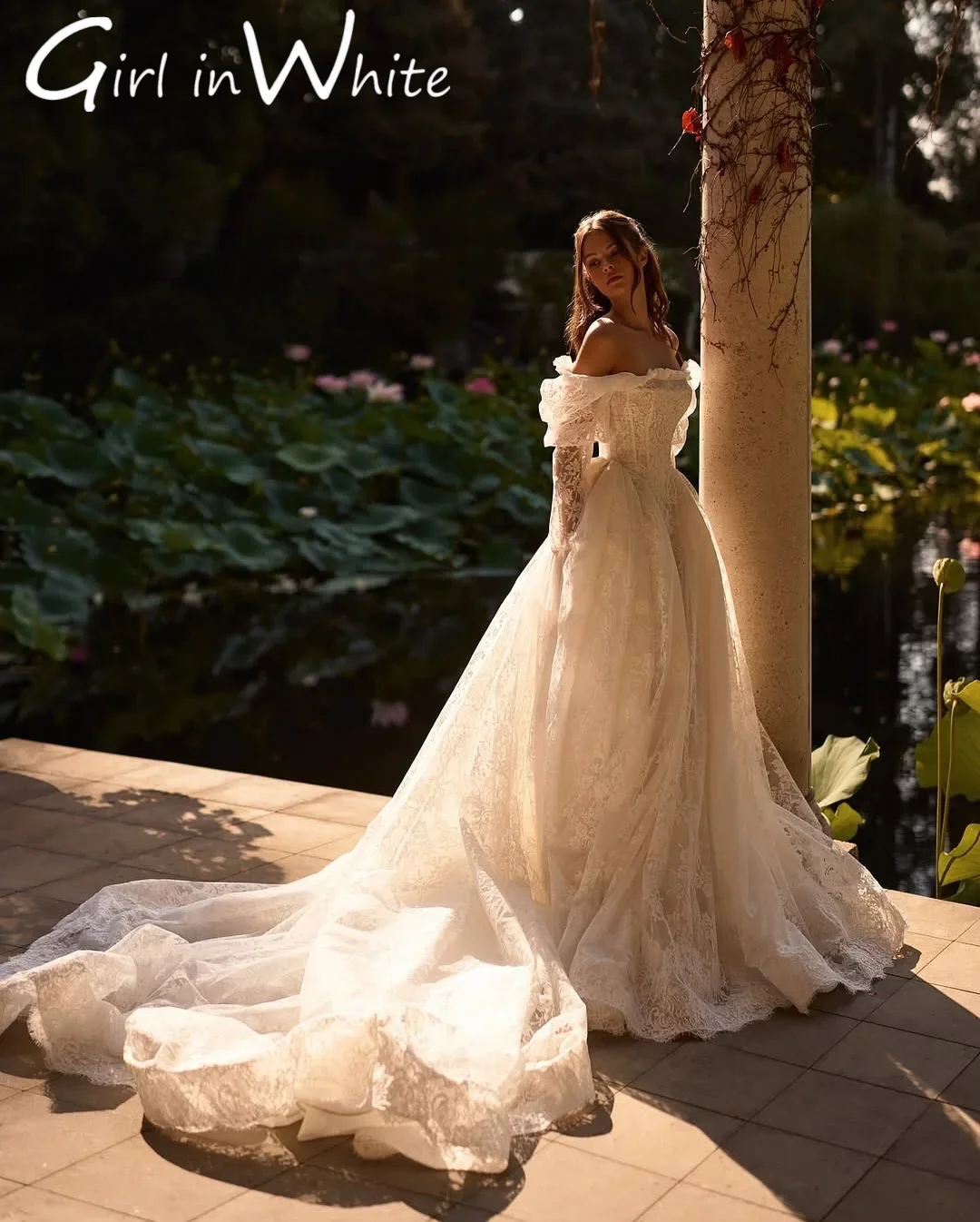 Lace Appliques Wedding Dresses A-Line Boat Nack Off Shoulder Bridal Gown Lace Up Floor-Length Backless Bride Gowns Customized